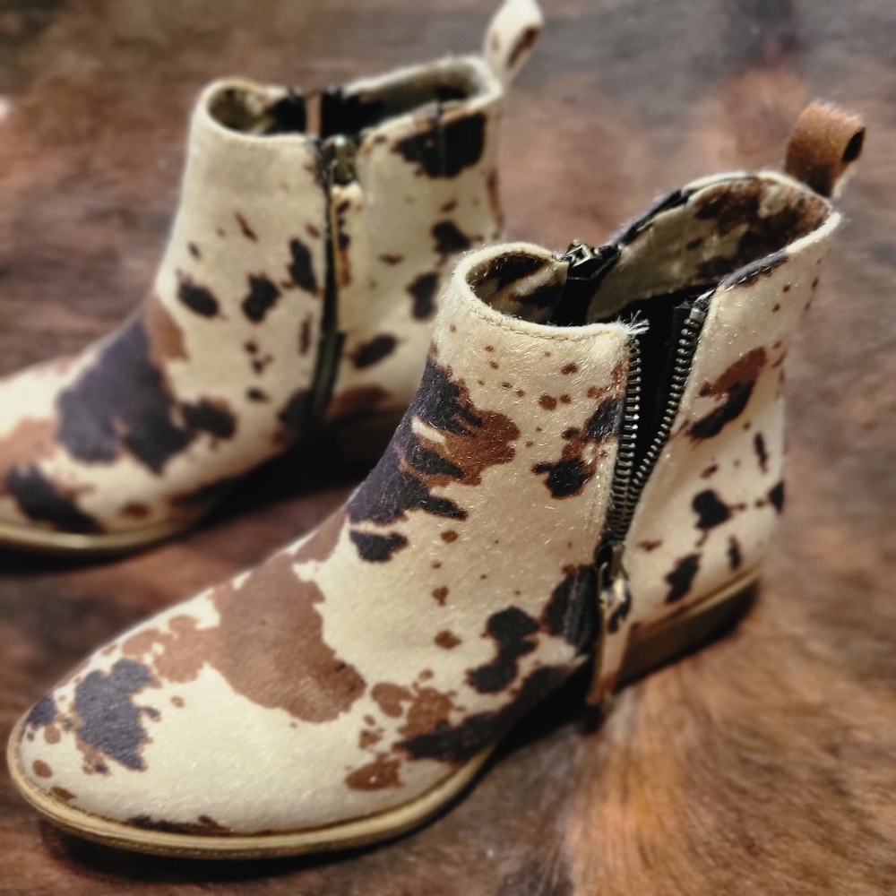 Cow Print Ankle Boot - Very G - Picture 2 of 3
